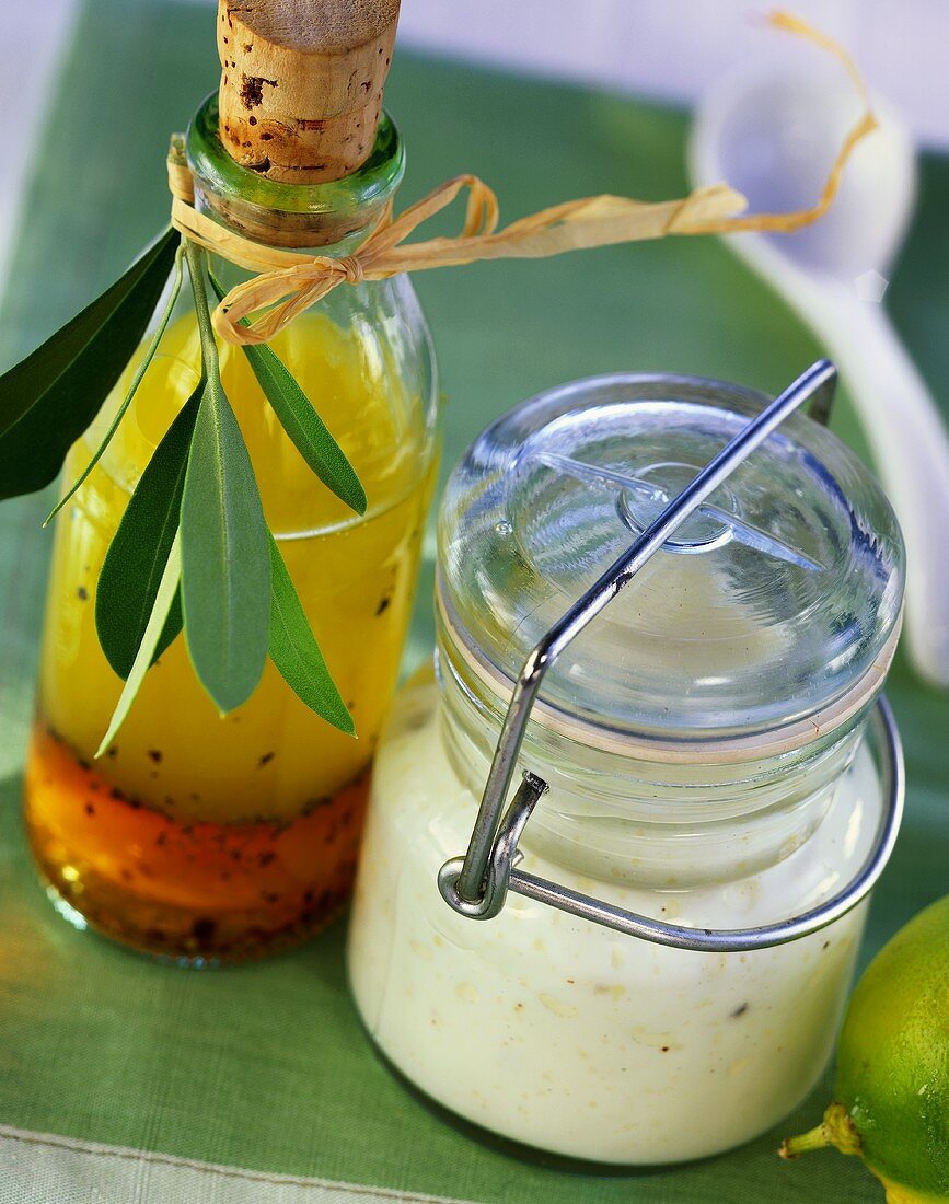 Vinaigrette and yoghurt sauce