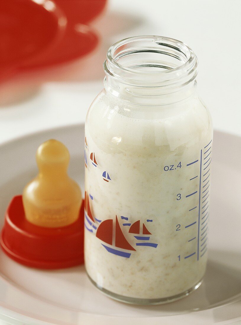 Getreide-Milch-Brei in Flasche (für Babys ab dem 6.Monat)