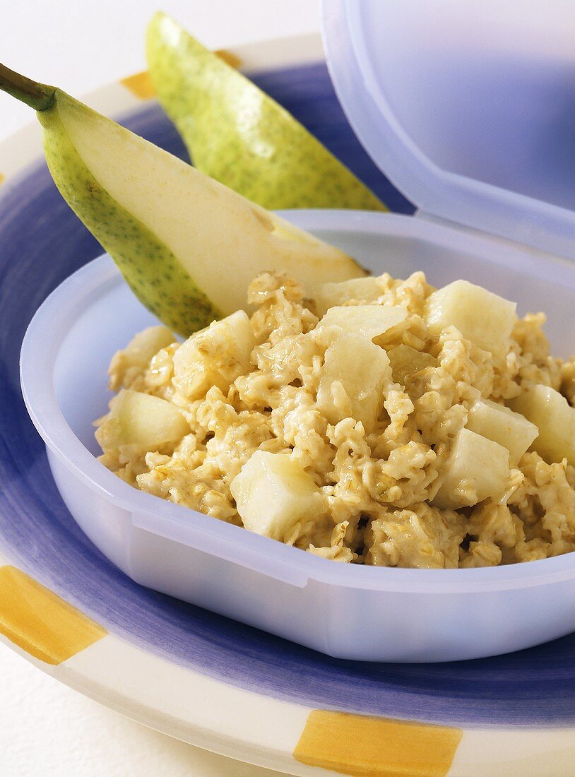 Oat cereal with pear (for babies from 8th month)