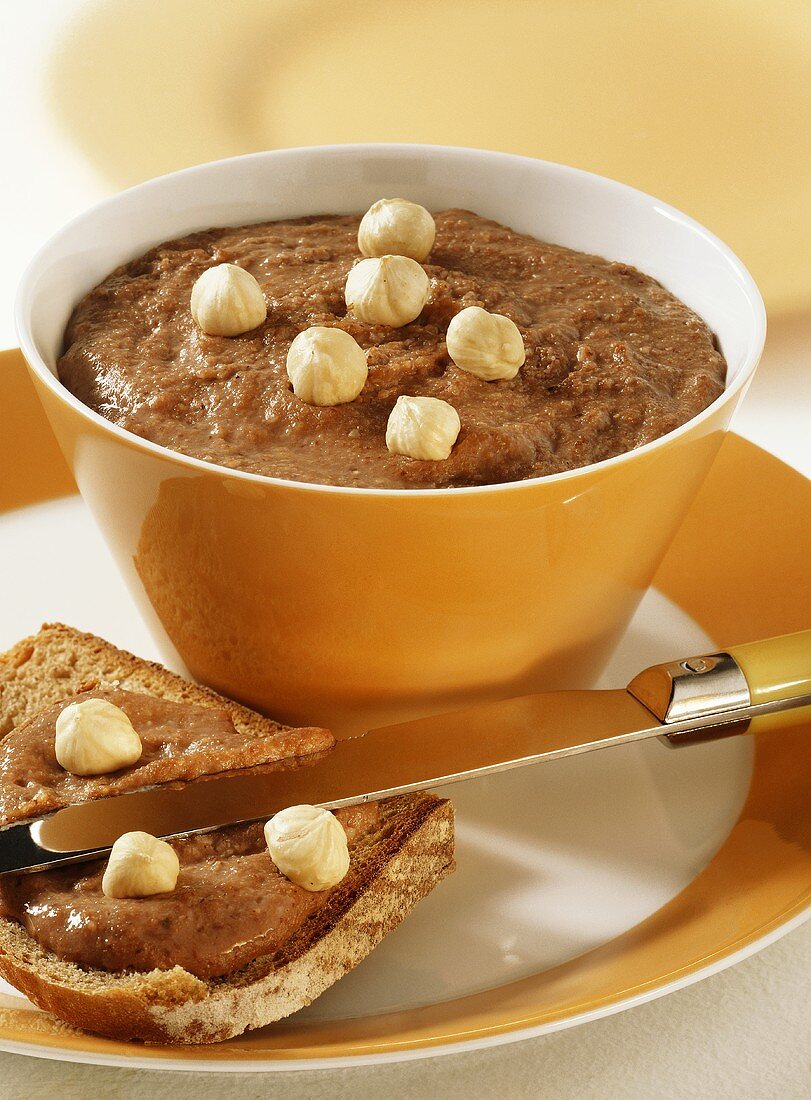 Sweet sandwich spread made from semolina, hazelnuts and cocoa