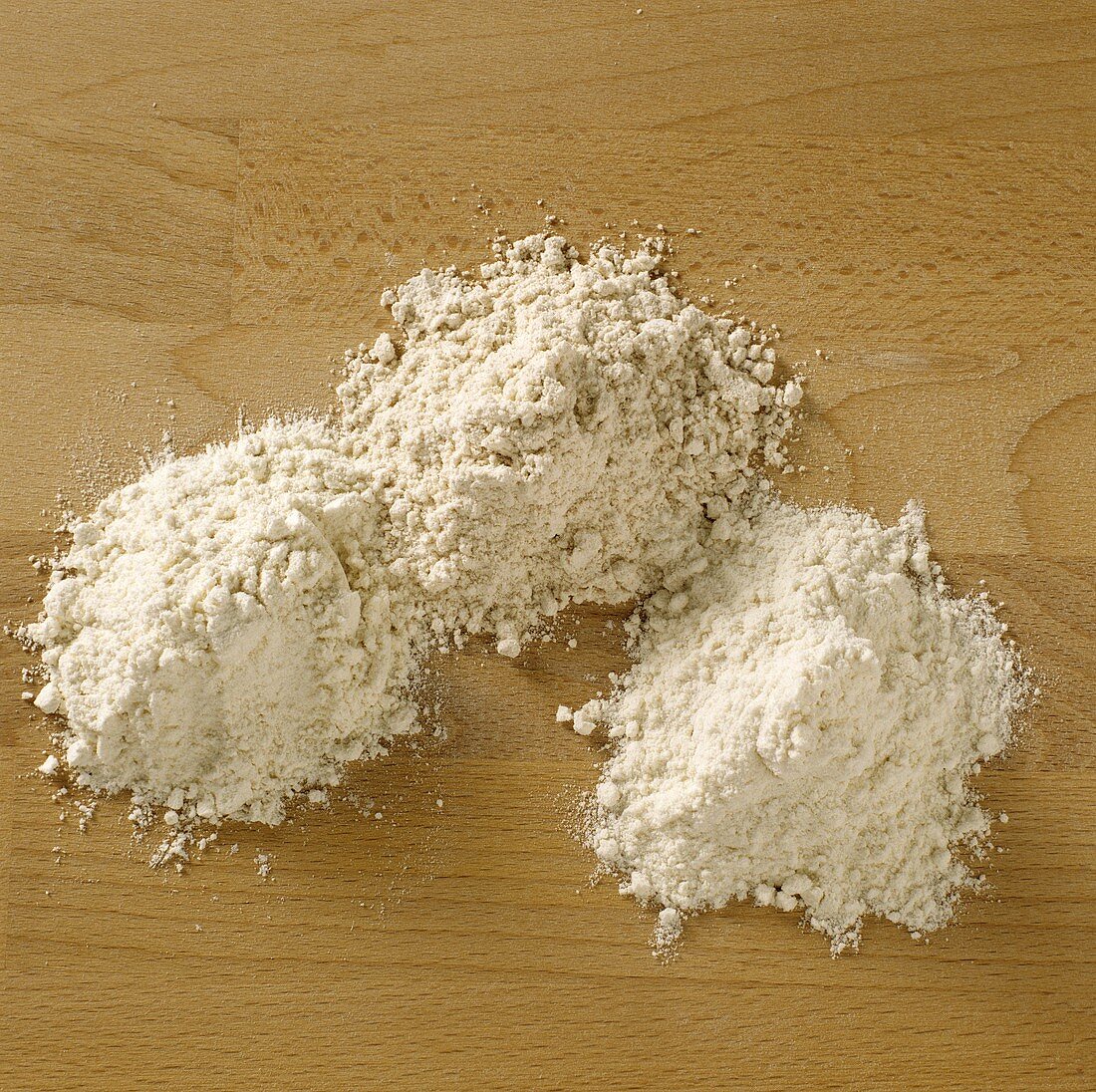 Various types of spelt flour