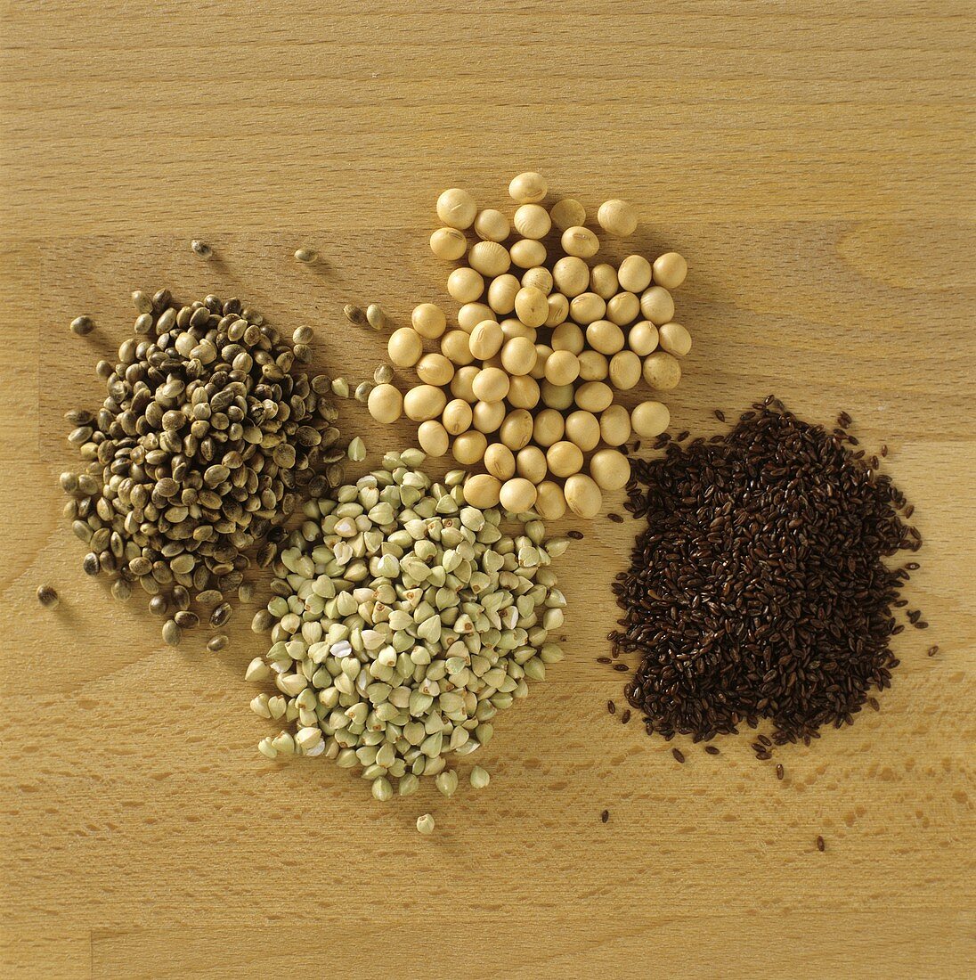 Various grains and seeds (bread ingredients)