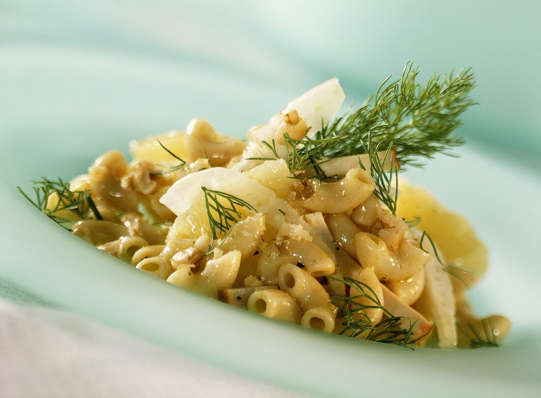 Pasta salad with tofu and fennel