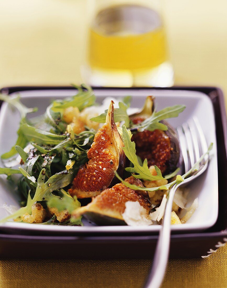 Roasted figs with rocket and Pecorino