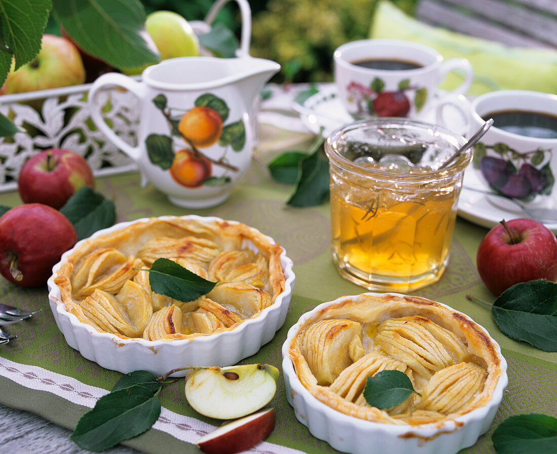 Two apple tarts and apple jelly with rosemary