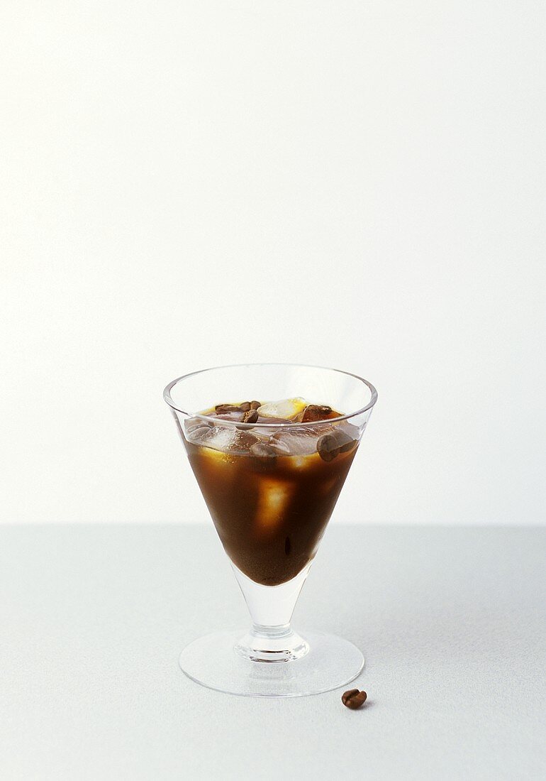 Espresso mit Wodka im Martiniglas