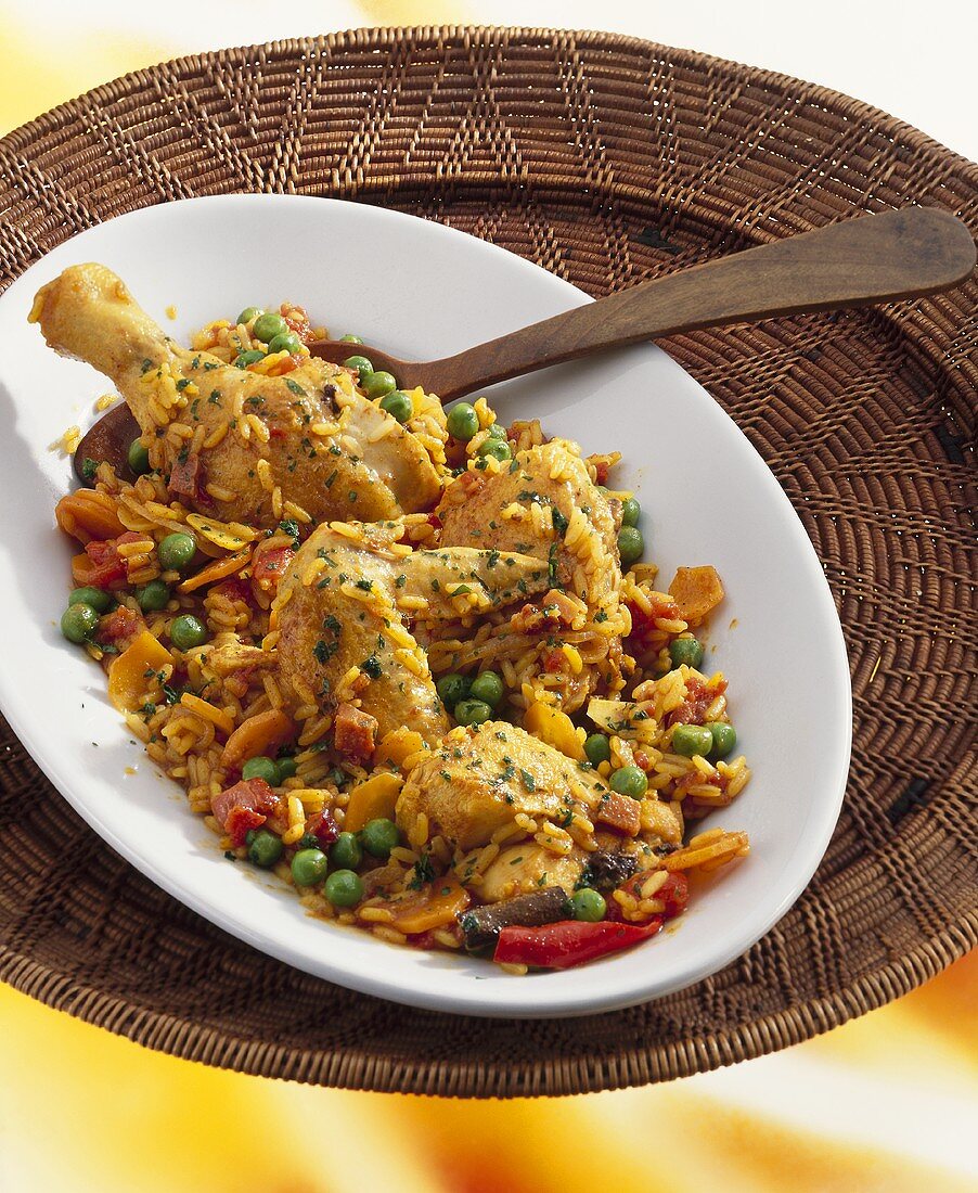 Hähnchen-Reis-Pfanne (Gericht aus Westafrika)