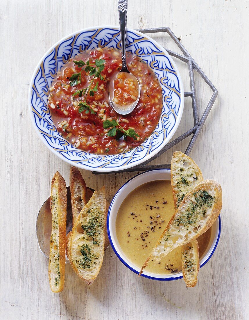 Tomatensuppe mit Reis und rote Linsensuppe (Türkei)