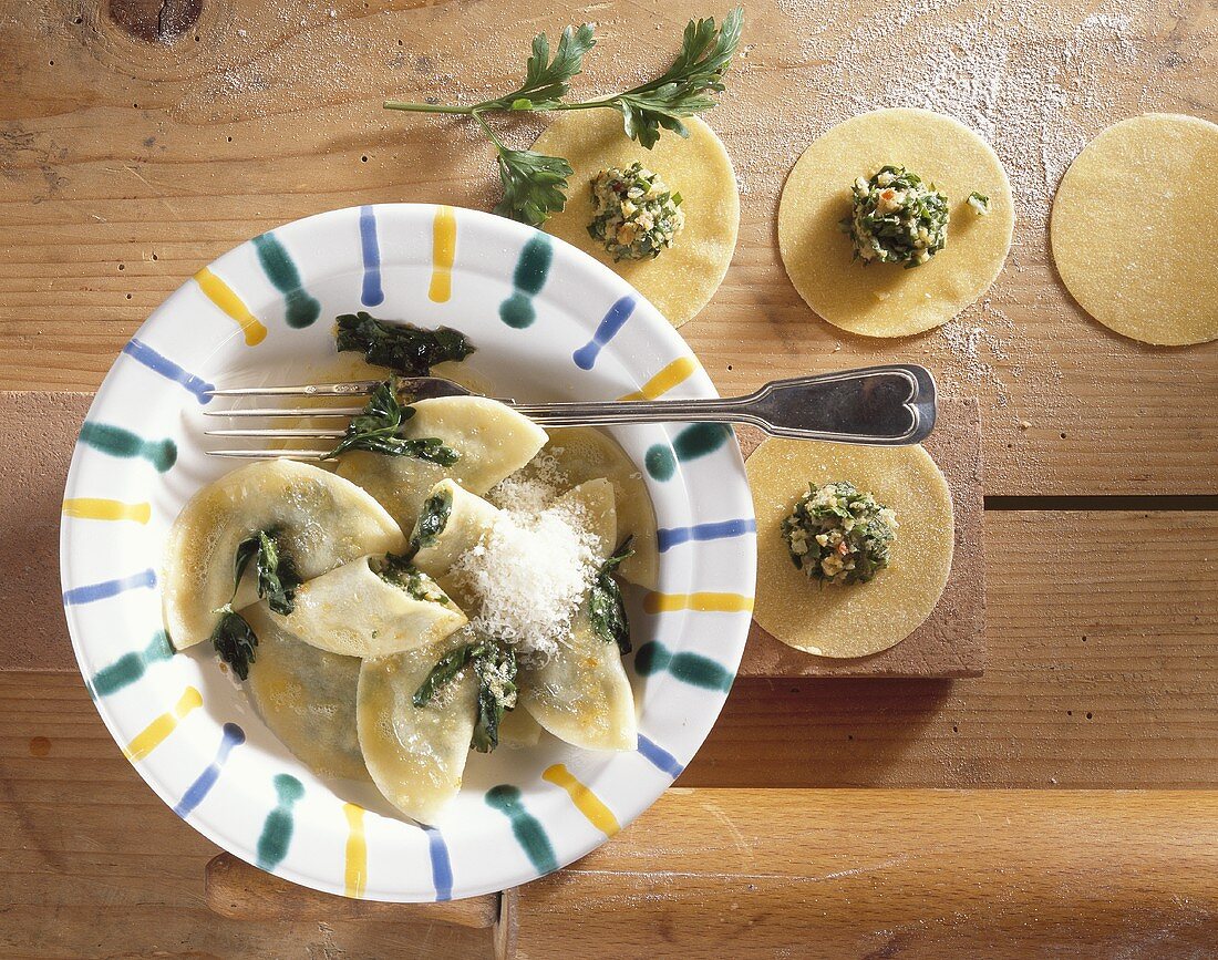 Ravioli mit Mangoldfüllung