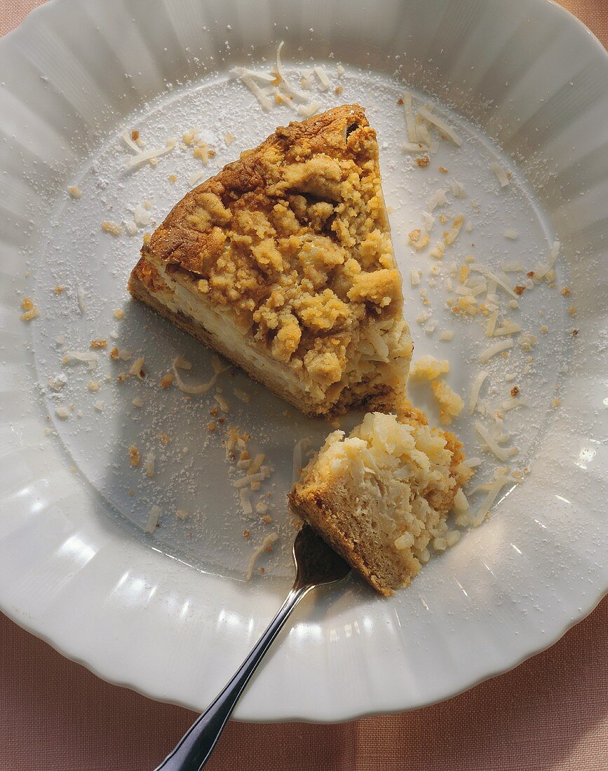 Apple rice tart with crumble and grated coconut