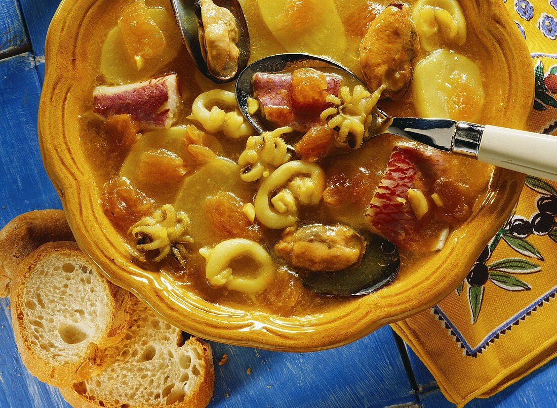 Bouillabaisse - Fischsuppe mit Meeresfrüchten & Gemüse