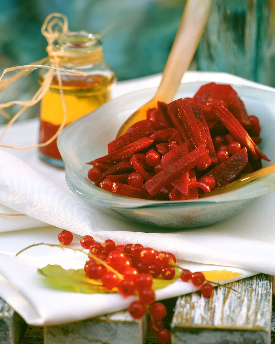 Beetroot salad with redcurrants