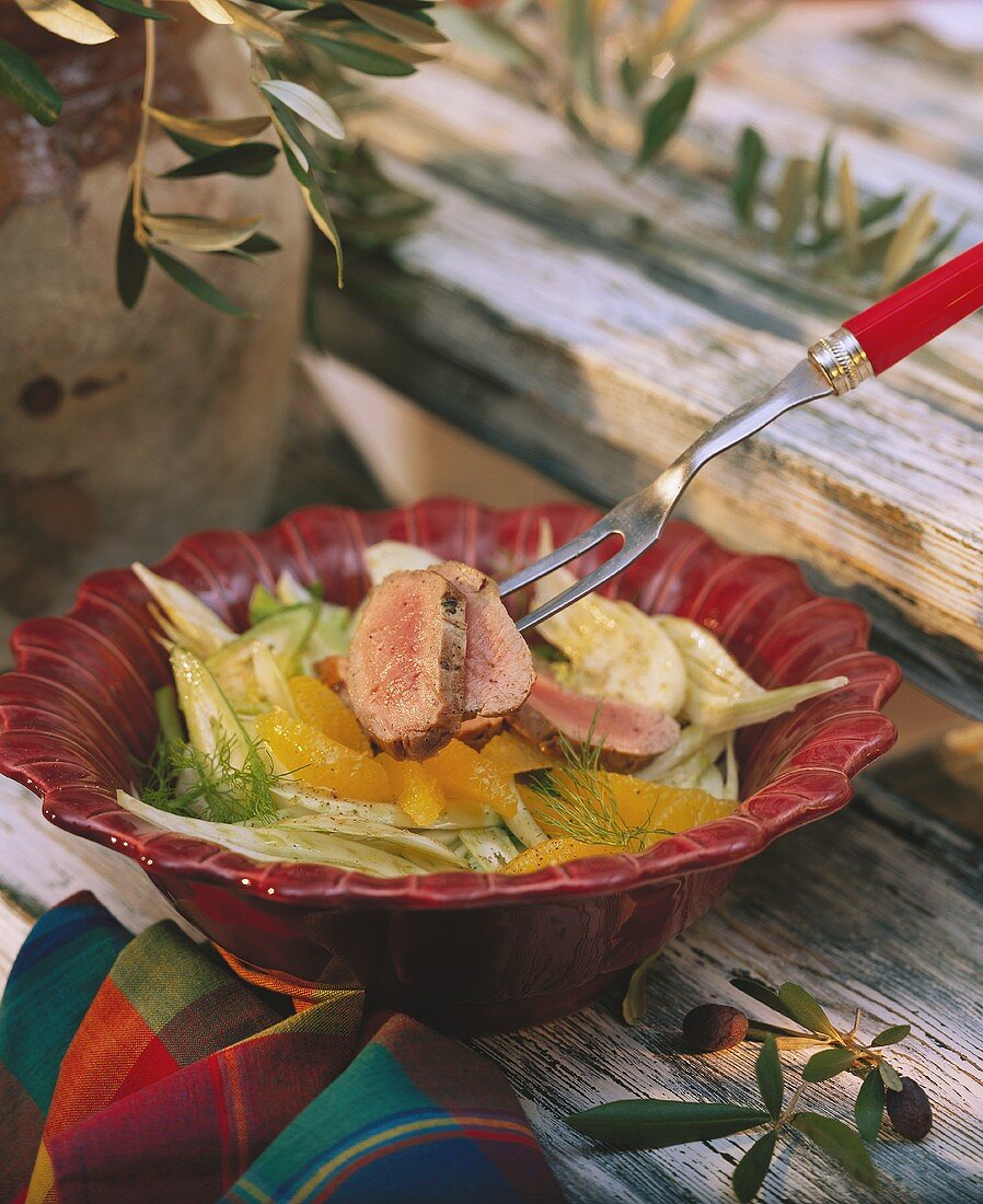Schweinefilet-Fenchel-Salat mit Orangenfilets