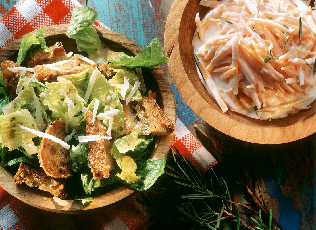 Caesar-Salat & Möhren-Salat mit Sahne-Dressing