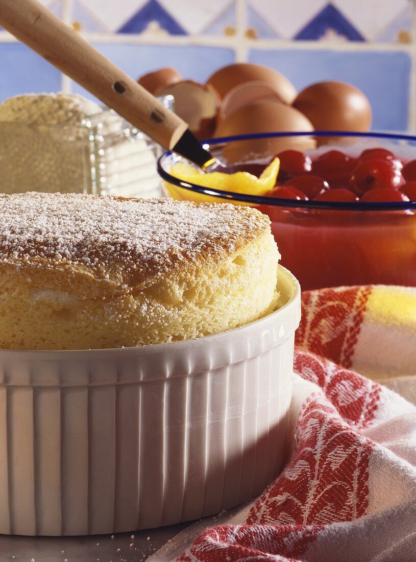 Grießsouffle mit Kirschkompott