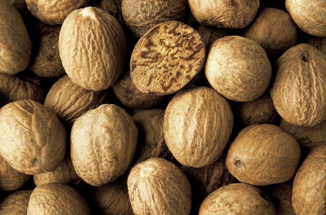 Many Fresh Nutmeg