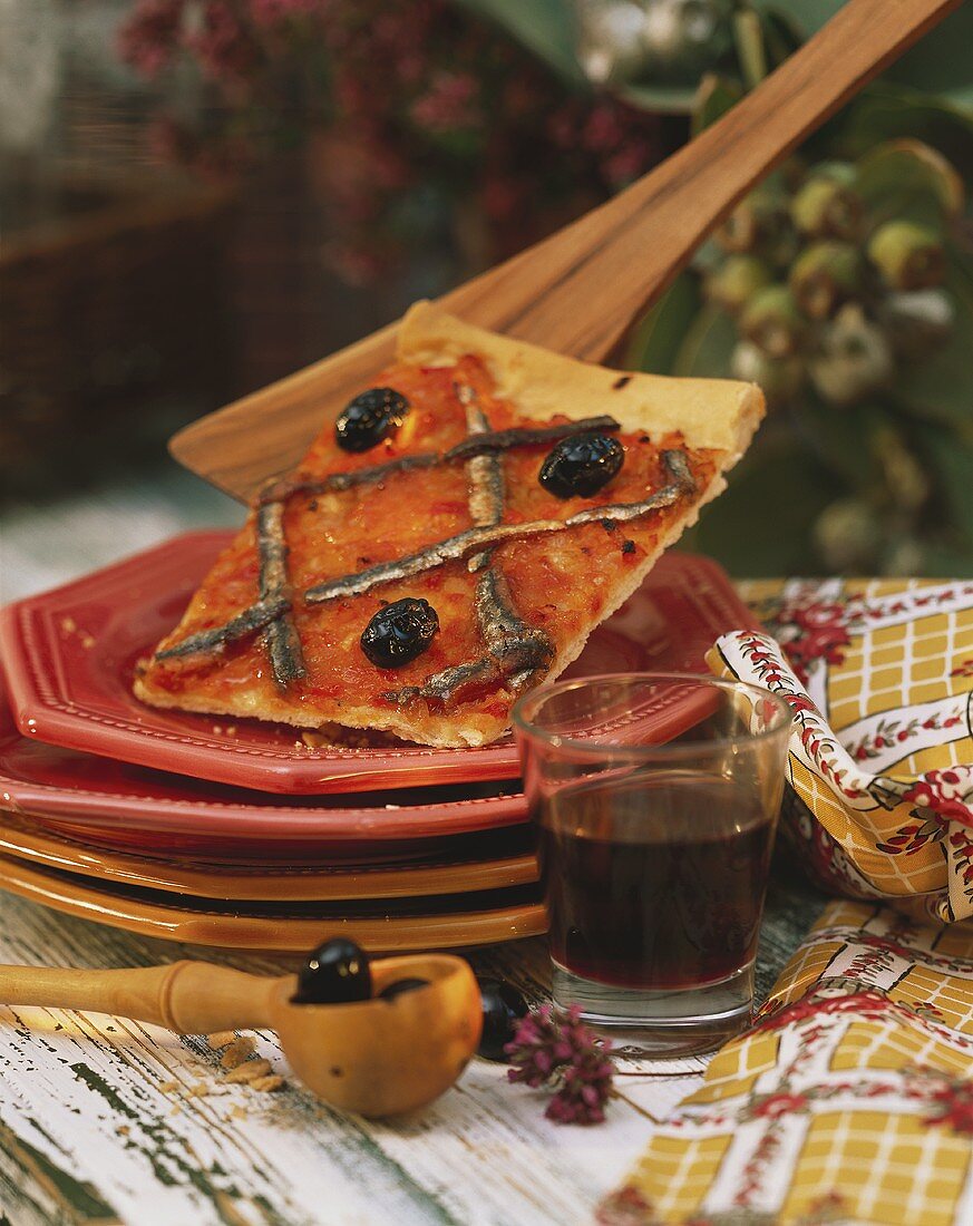 Pissaladiere (Zwiebelkuchen) mit Sardellen & Oliven