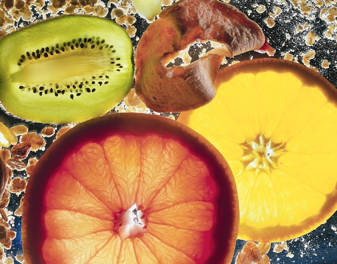 Orangenscheiben, Kiwi, Trockenfrüchte & Getreideflocken