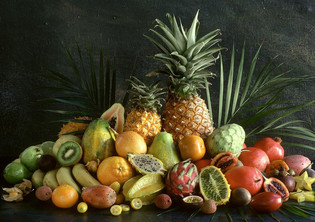 Verschiedene tropische Früchte