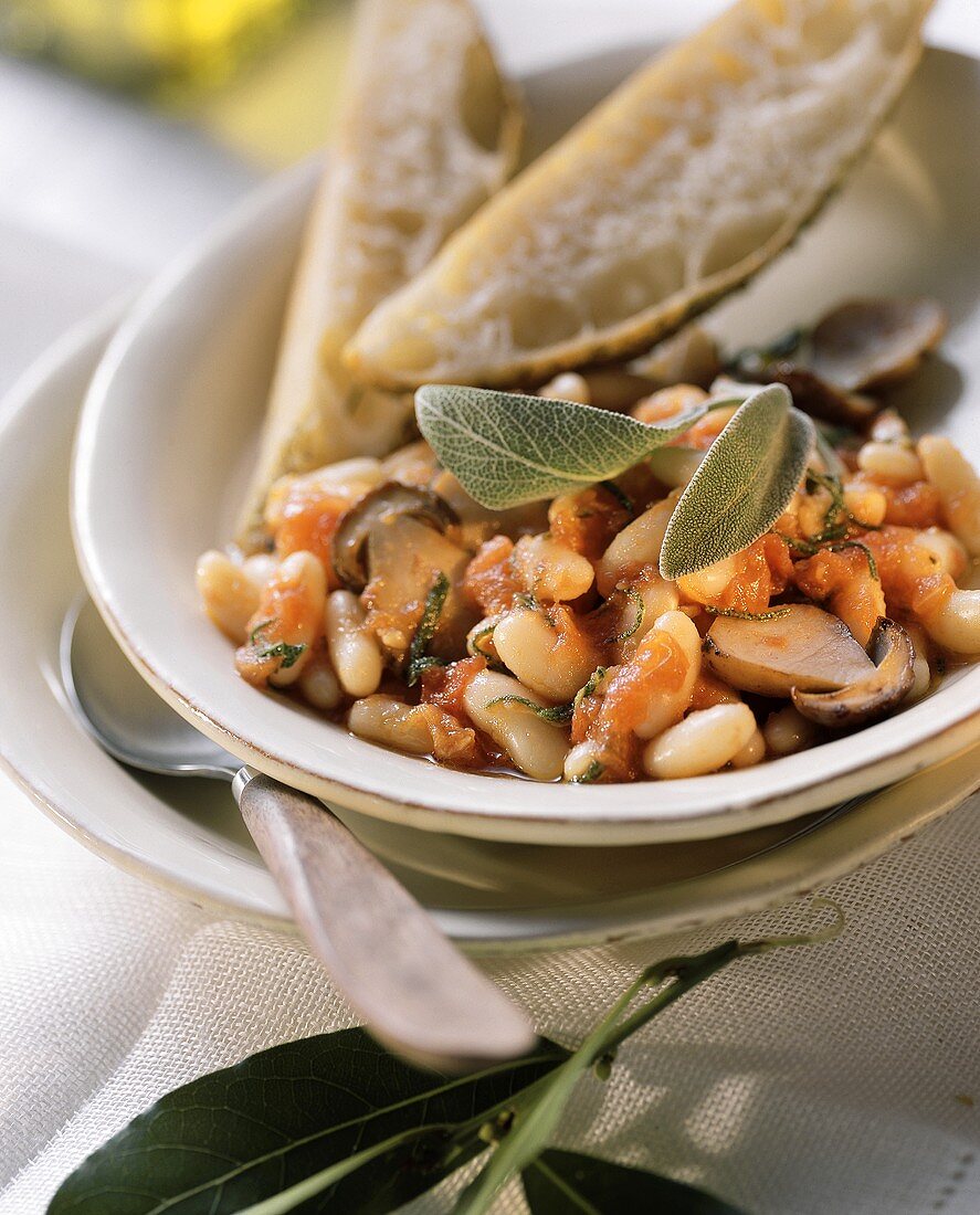 Minestrone di fagioli (bean stew with mushrooms and sage)