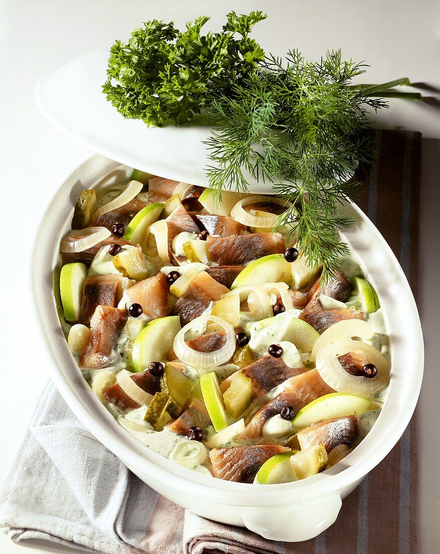 Matje herring stew with onions, apples, juniper berries etc.