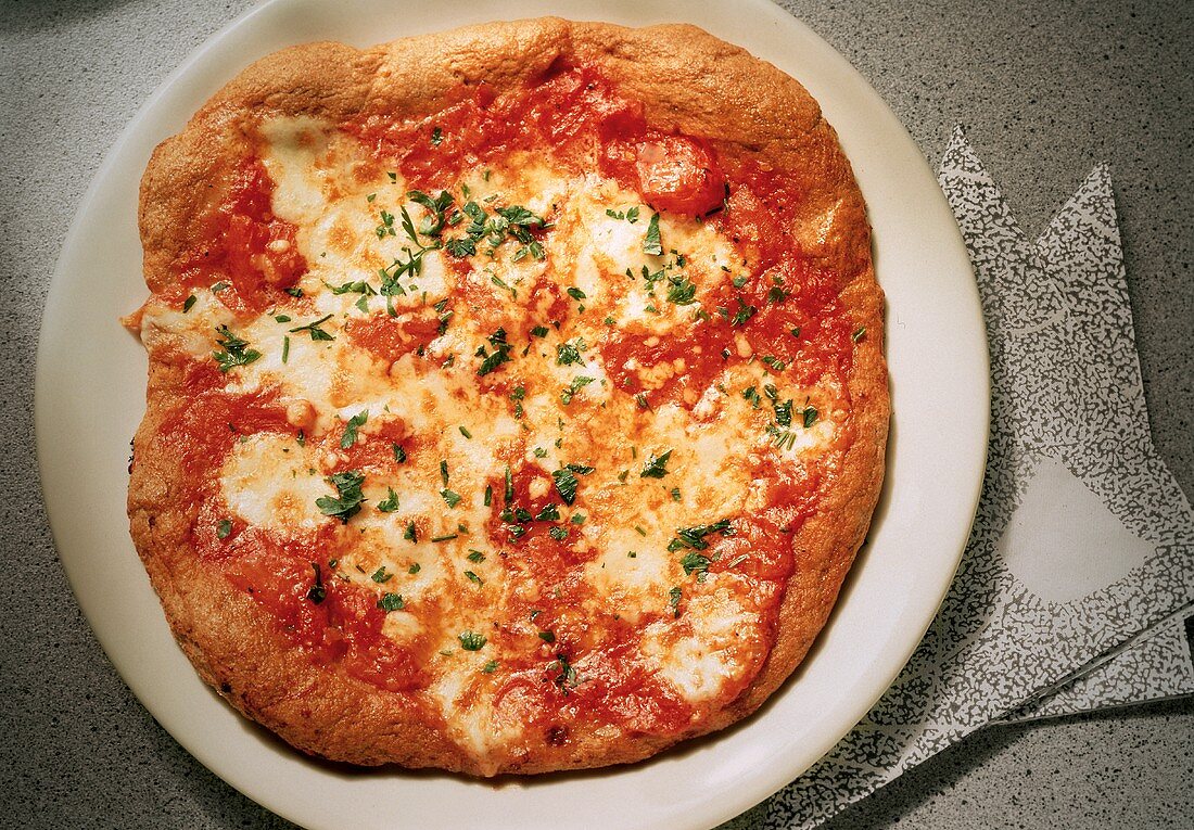 Pizza mit Tomaten