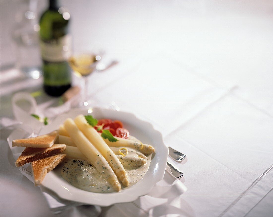 White Asparagus in a Lemon Sauce with Toast and White Wine