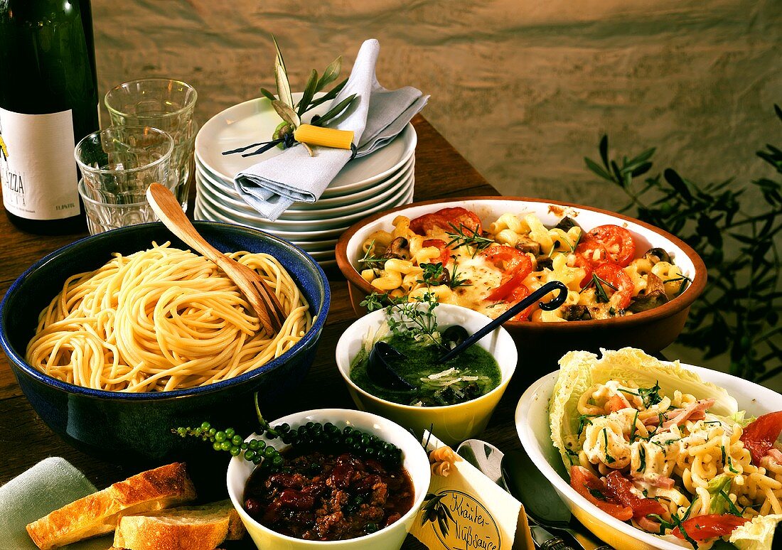 Nudelgerichte: z.B. Hörnchensalat, Nudelauflauf, Spaghetti