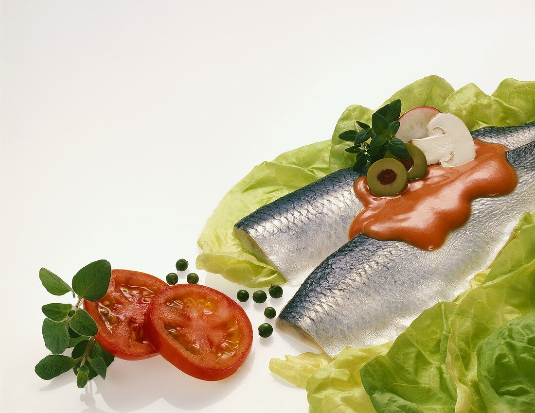 Herring with Head Lettuce and Tomato Sauce