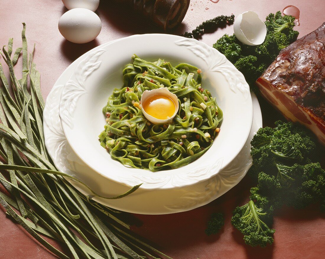 Kale tagliatelle with bacon and egg (a la carbonara)