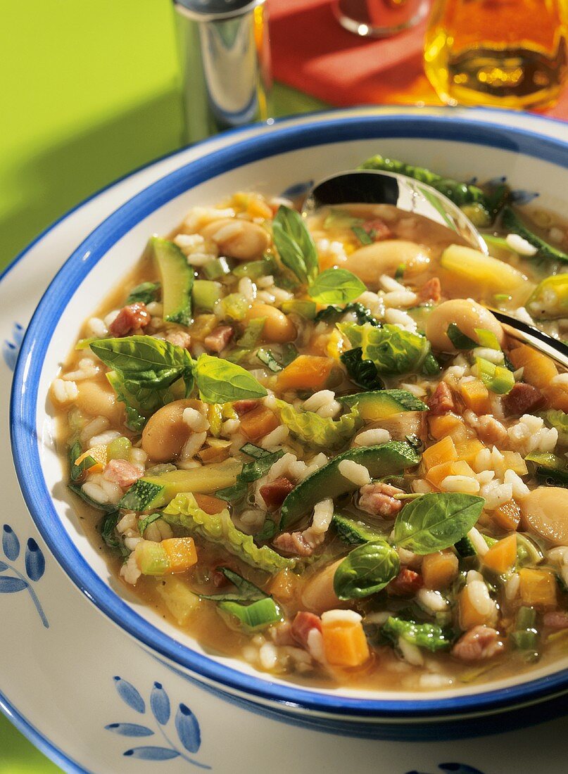 Minestrone alla lucchese (vegetable soup with beans & bacon)