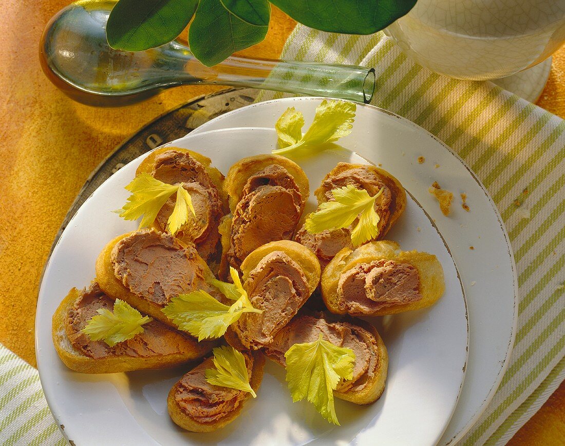 Crostini alla toscana (Röstbrote mit Hühnerlebercreme)