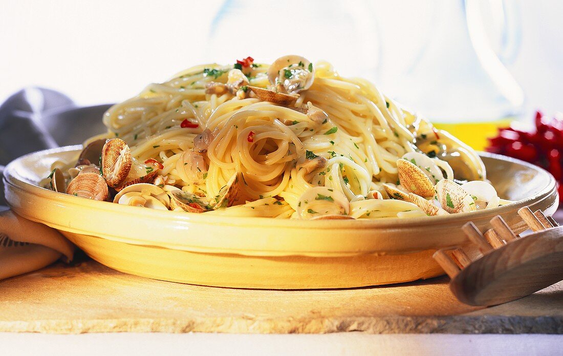 Pasta alle vongole (Spaghetti mit Venusmuscheln & Chili)