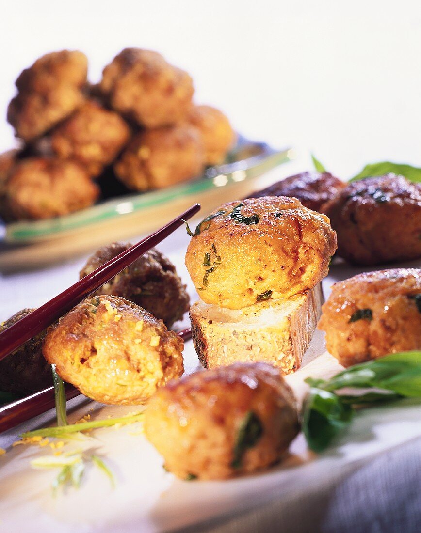 Asiatische Meatballs mit Ingwer und Frühlingszwiebeln