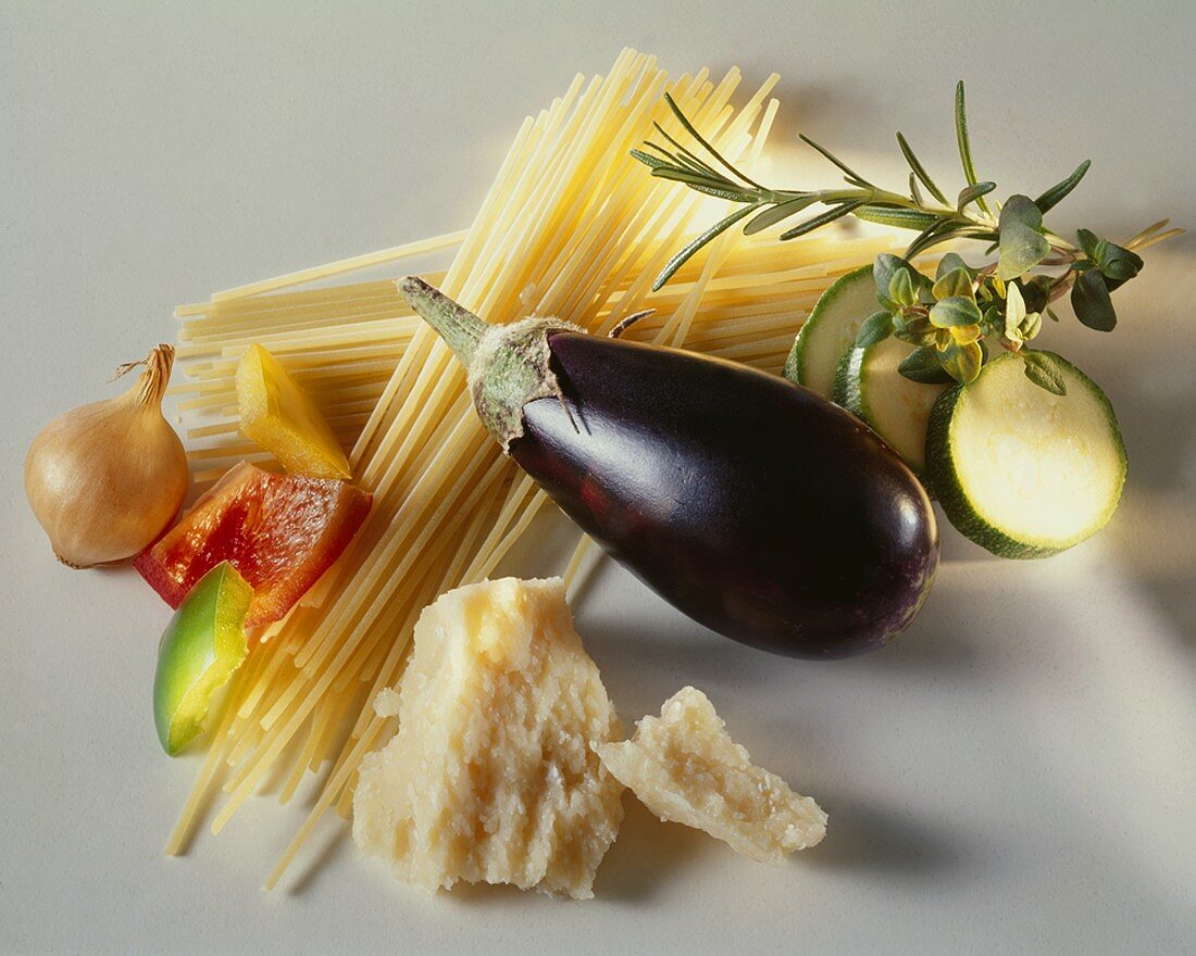 Spaghetti, vegetables, herbs and Parmesan