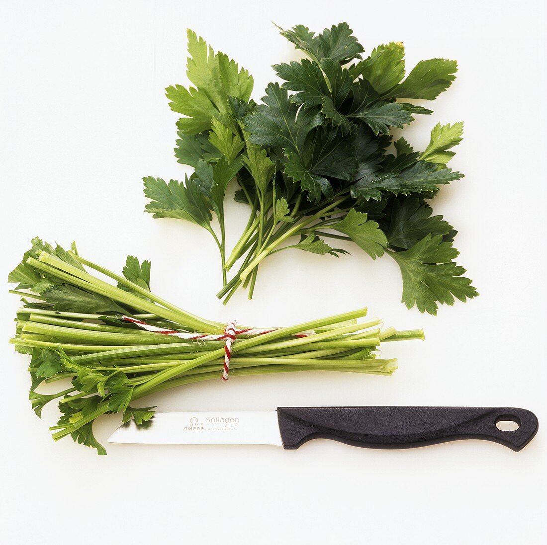 Cutting off parsley stalks
