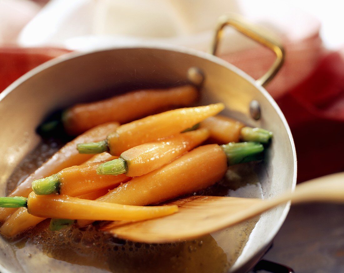 Glazed carrots in the pan