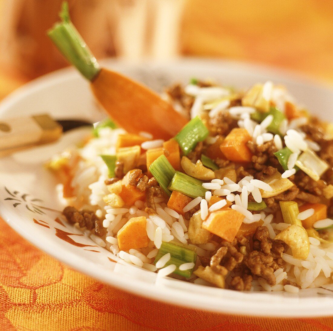 Orientalischer Hackfleisch-Reis mit Möhren und Aprikosen