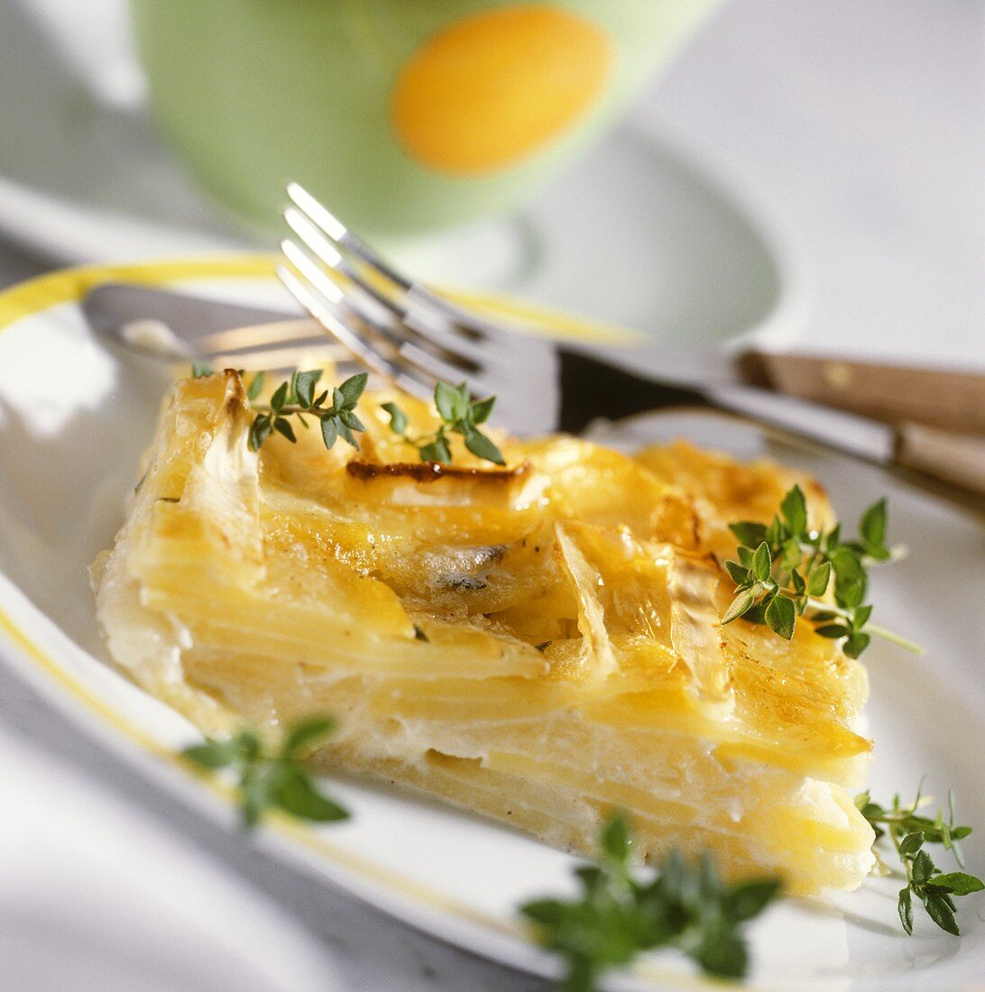 Gratin of potato and apple with fresh thyme