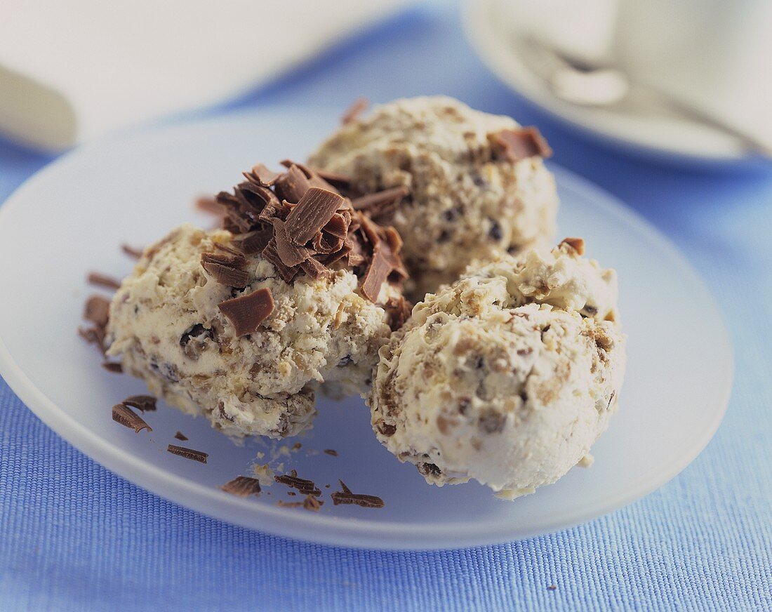 Brown bread ice cream with chocolate curls