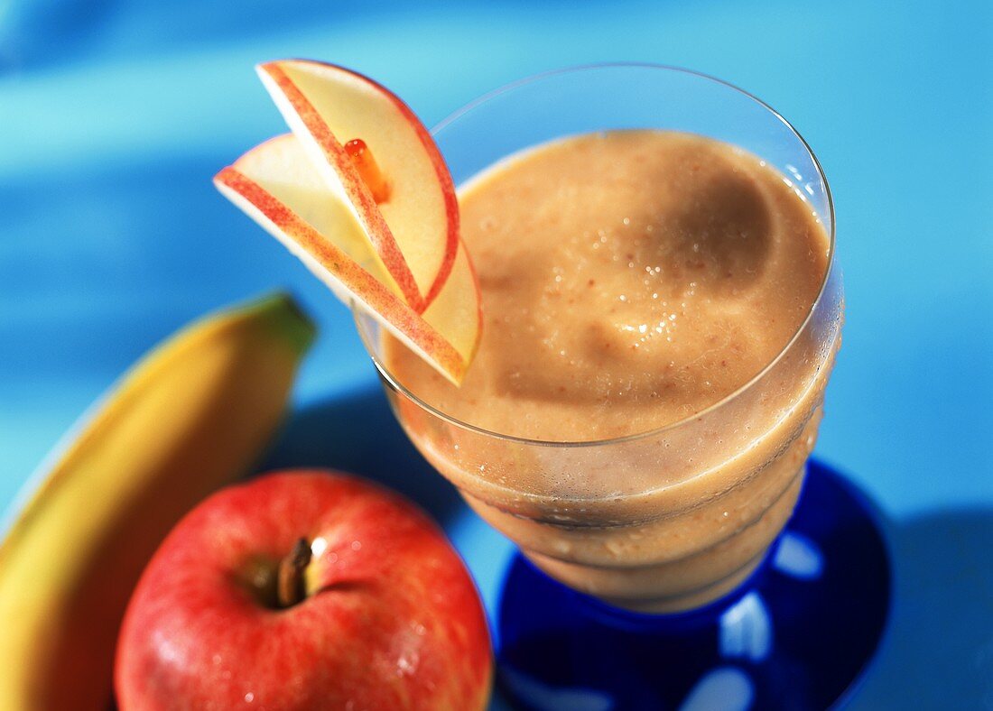 Smoothie with peanut butter and fruit (Night owl pusher)