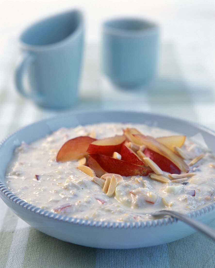 Bircher muesli with peaches and almonds