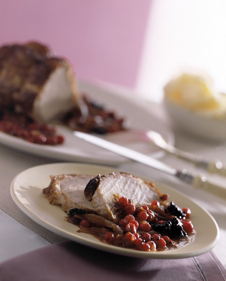 Roast pork with onions and bilberries