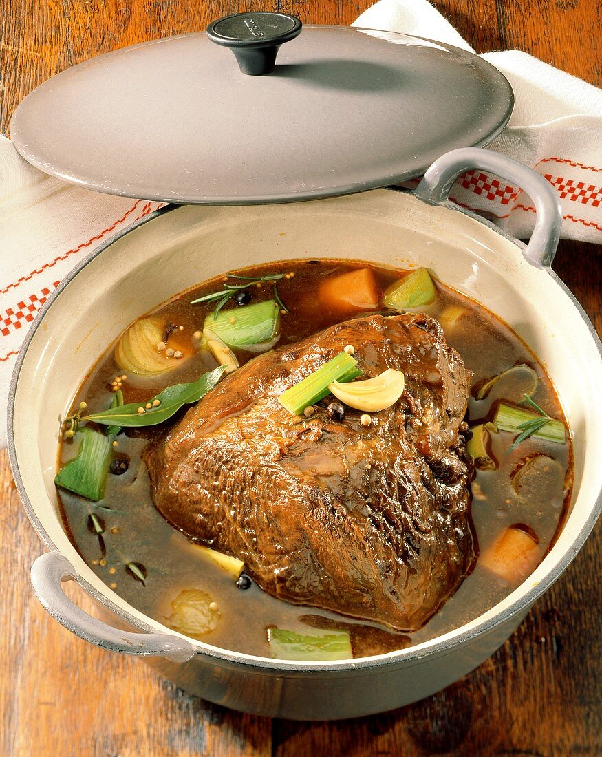 Braised beef with soup vegetables in pot