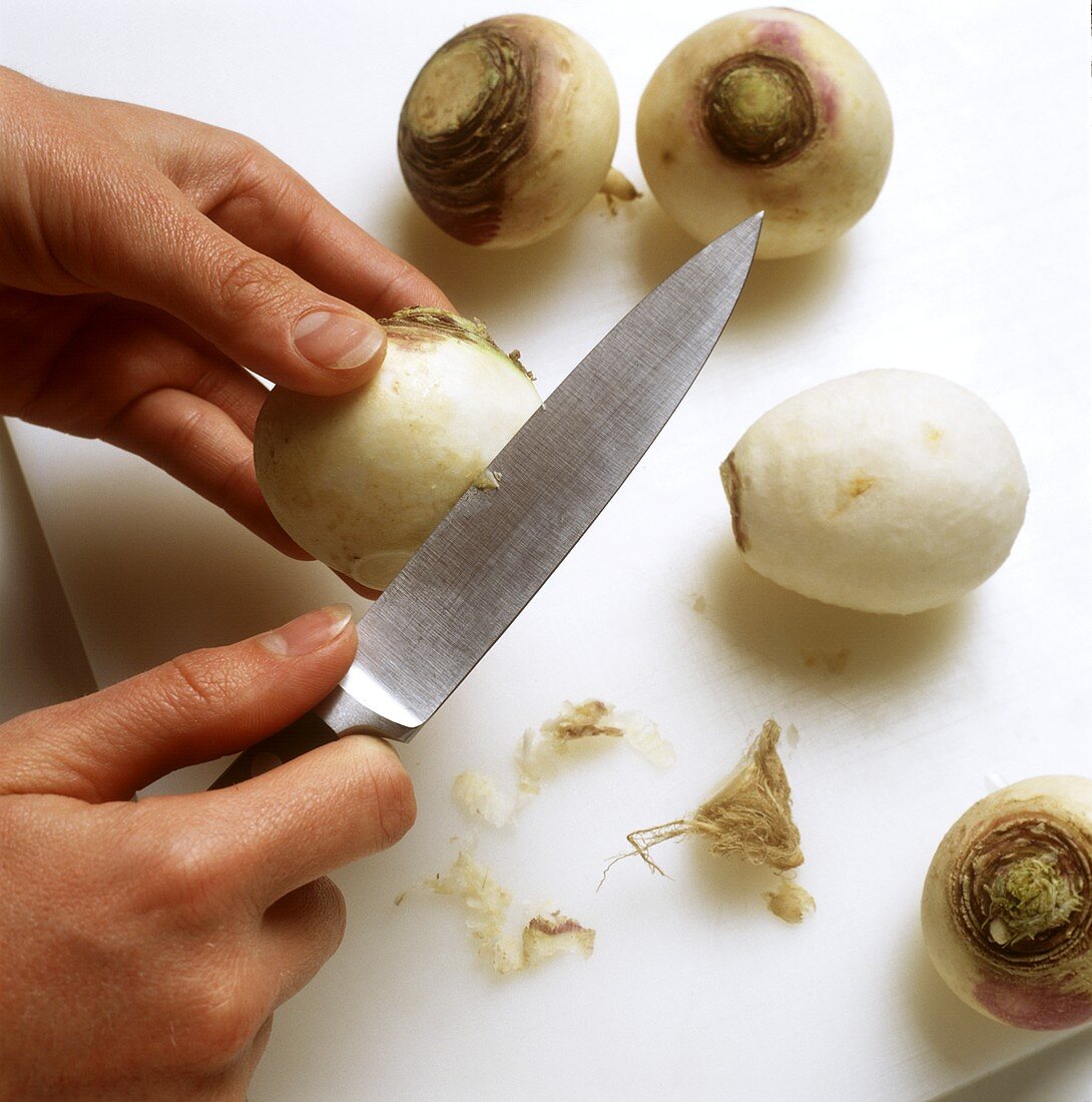 Preparing Teltow turnips