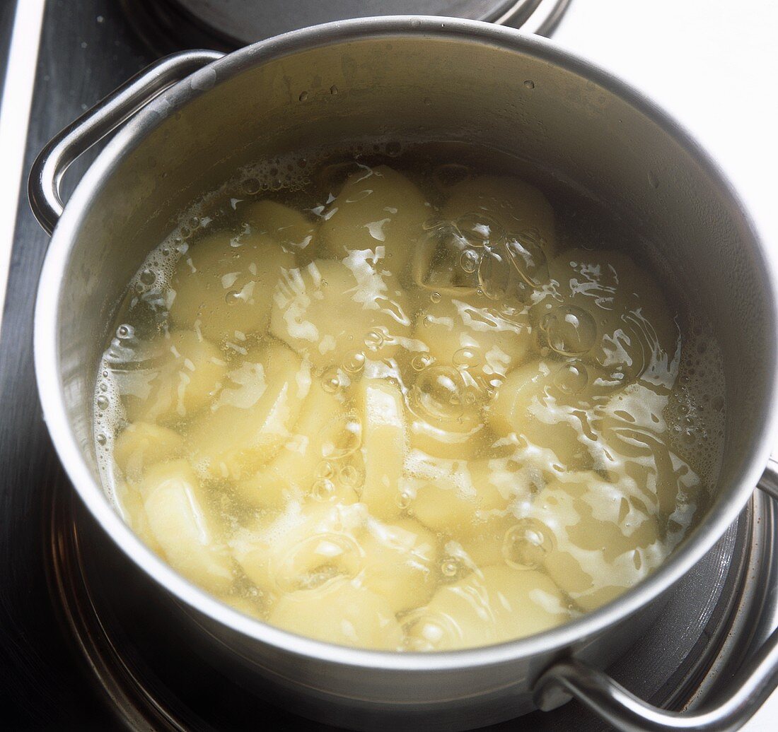 Kartoffelscheiben kochen