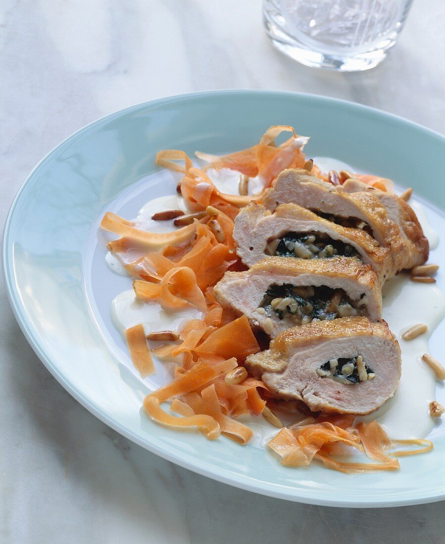 Chicken breast with gorgonzola stuffing and carrot strips