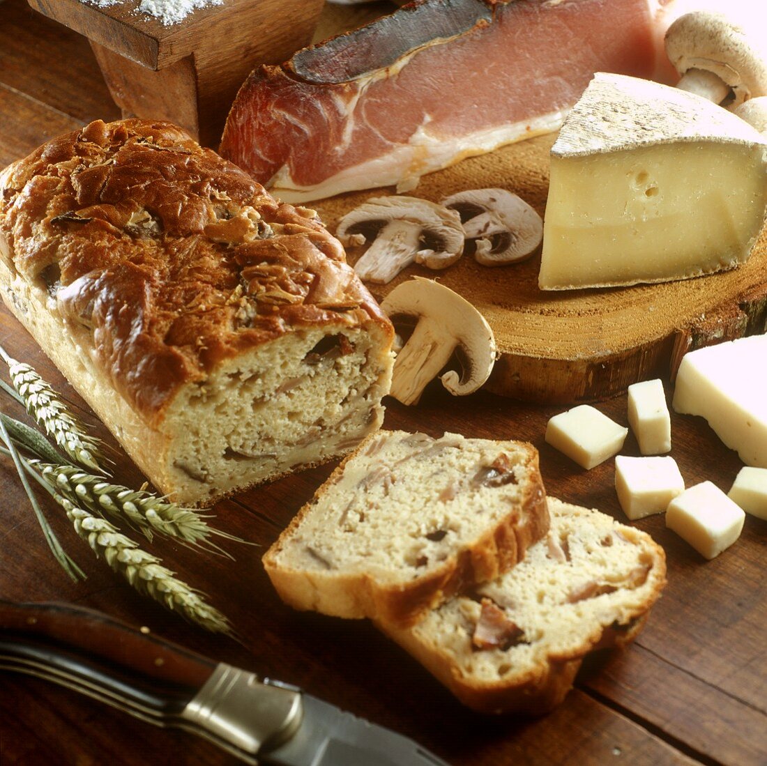 Cheese and ham loaf with mushrooms; ingredients