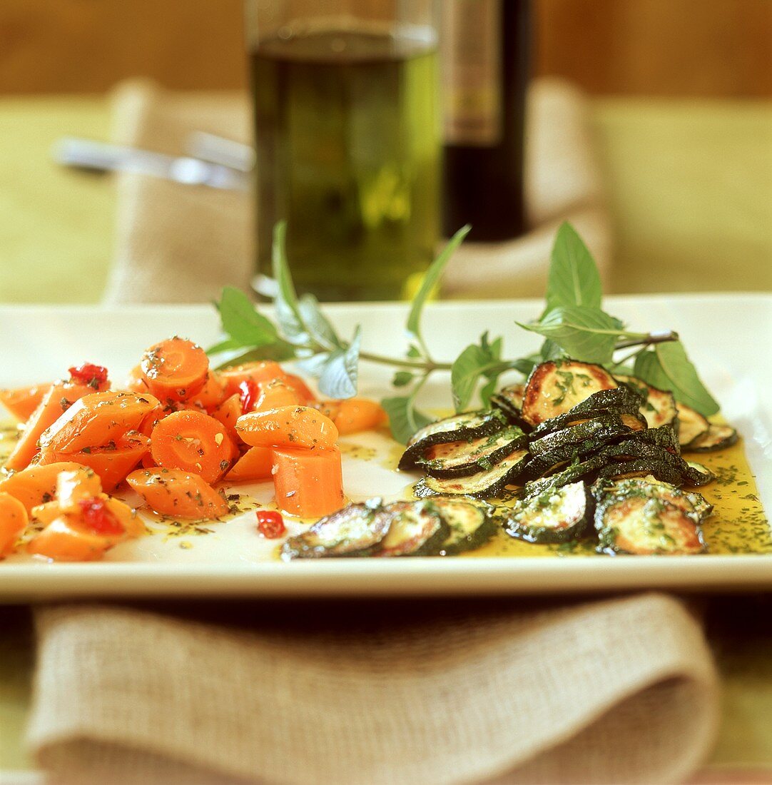 Zucchini alla scapece e Spiritosa di carote (Gemüsebeilagen)