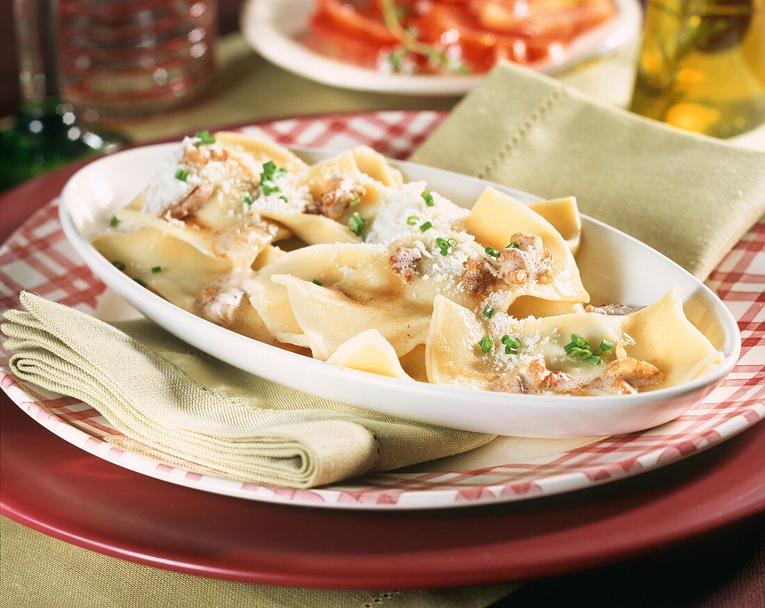 Ravioli con le noci (Ravioli mit Walnußsauce, Italien)